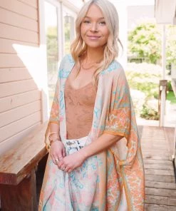 Urbanista Amelia Kimono