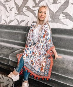 Urbanista Sweeping Florals Kimono Outerwear 18 Urbanista Sweeping Florals Kimono Outerwear