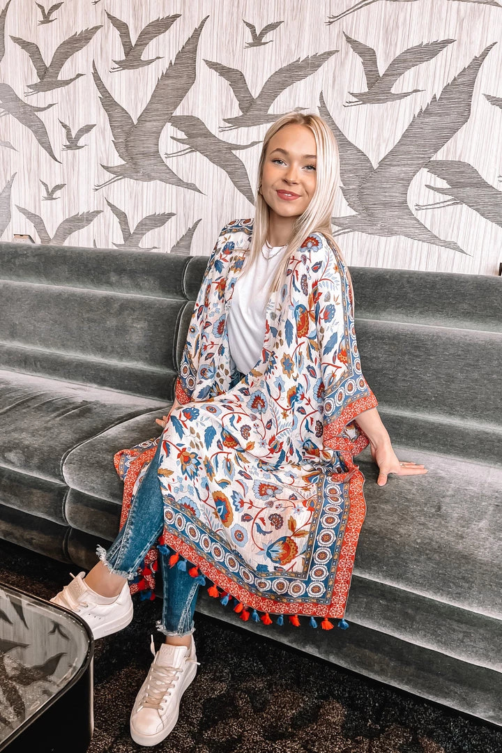 Urbanista Sweeping Florals Kimono Outerwear 8 Urbanista Sweeping Florals Kimono Outerwear