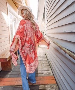 Urbanista Pretty Paisley Kimono Outerwear
