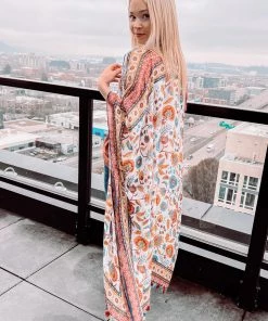 Urbanista Sweeping Florals Kimono Outerwear 14 Urbanista Sweeping Florals Kimono Outerwear