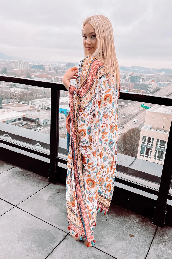 Urbanista Sweeping Florals Kimono Outerwear 4 Urbanista Sweeping Florals Kimono Outerwear