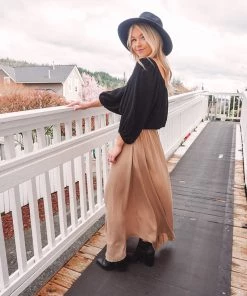 La Miel Love Swept Blouse