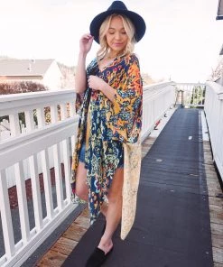 Urbanista Outerwear Pretty Petals Kimono 15 Urbanista Outerwear Pretty Petals Kimono