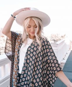 Urbanista Outerwear Berlin Ruana