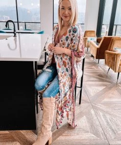 Urbanista Sweeping Florals Kimono Outerwear 15 Urbanista Sweeping Florals Kimono Outerwear