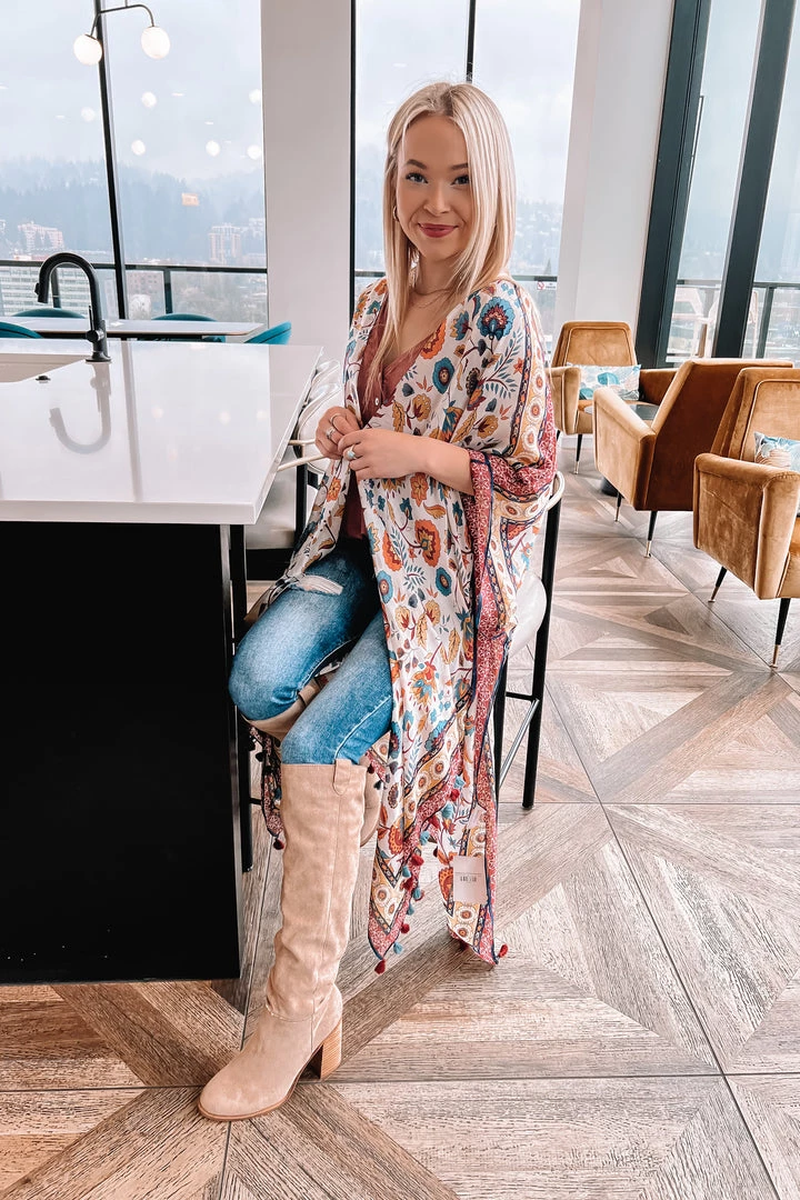 Urbanista Sweeping Florals Kimono Outerwear 5 Urbanista Sweeping Florals Kimono Outerwear