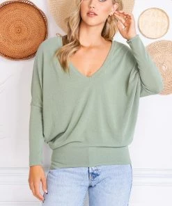 Charlotte Avery V Neck Dolman
