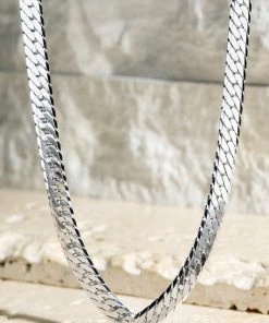 Urbanista Metal V Chain Necklace