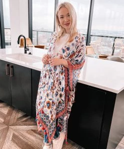 Urbanista Sweeping Florals Kimono Outerwear 19 Urbanista Sweeping Florals Kimono Outerwear