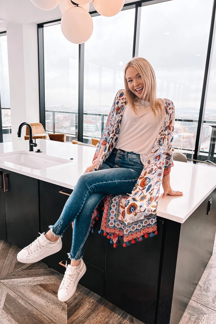 Urbanista Sweeping Florals Kimono Outerwear 10 Urbanista Sweeping Florals Kimono Outerwear