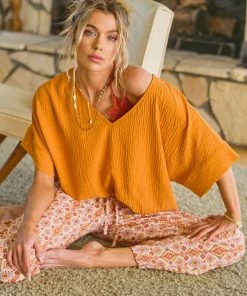 La Miel Tops Iris V Neck Tee