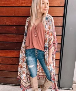 Urbanista Sweeping Florals Kimono Outerwear 13 Urbanista Sweeping Florals Kimono Outerwear